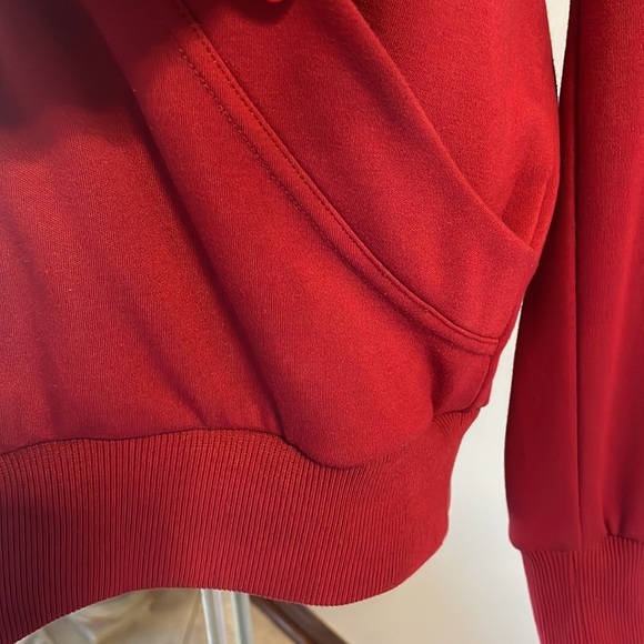 LOLE eco friendly woman’s deep V cross over front leisure top. Burgundy size Med - Picture 3 of 14